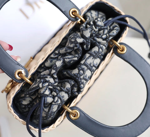 LADY 24 BASKET BAG IN BLACK OBLIQUE JACQUARD MIX BEIGE WICKER